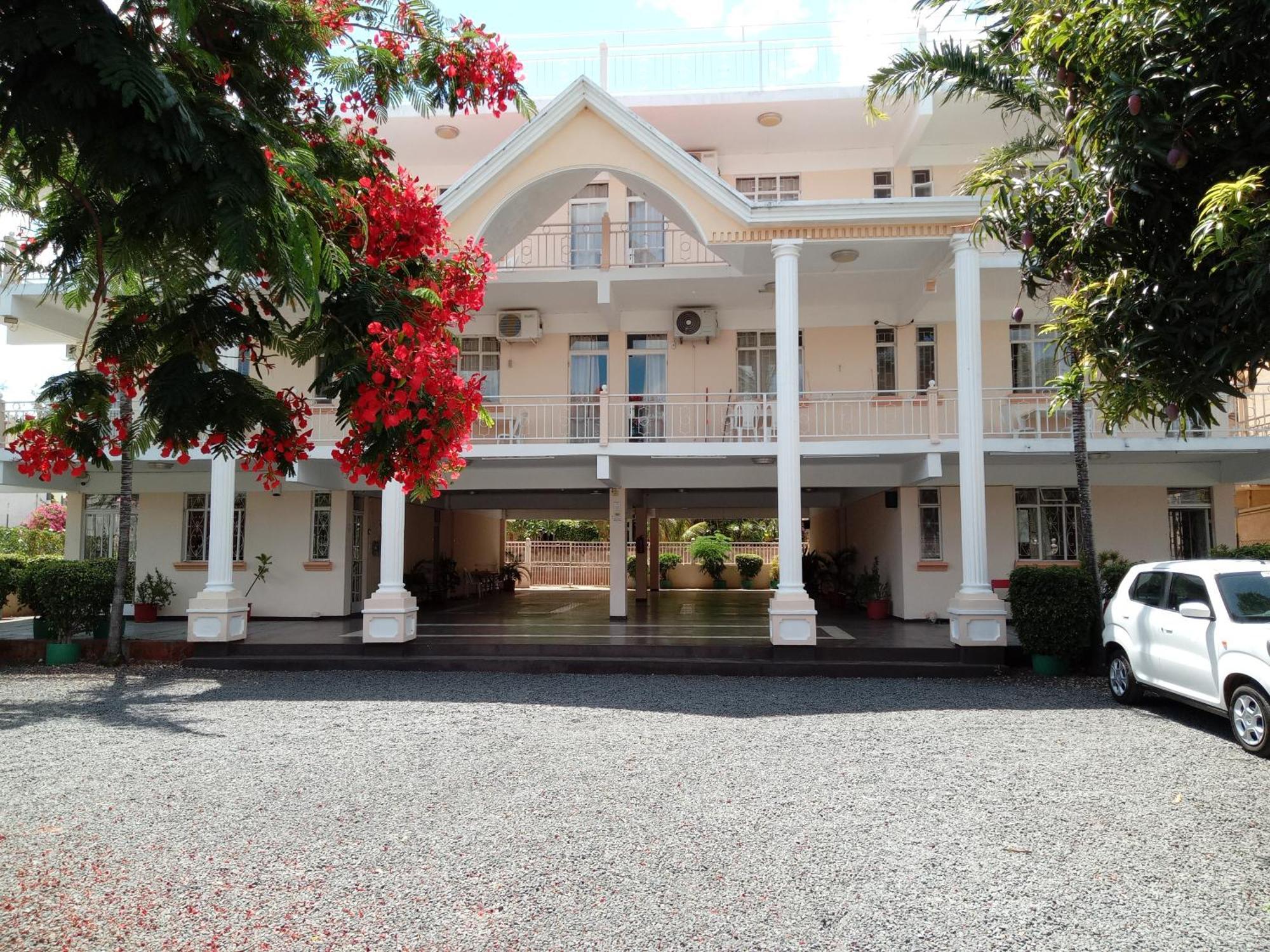 Alpha Villa Flic en Flac ภายนอก รูปภาพ